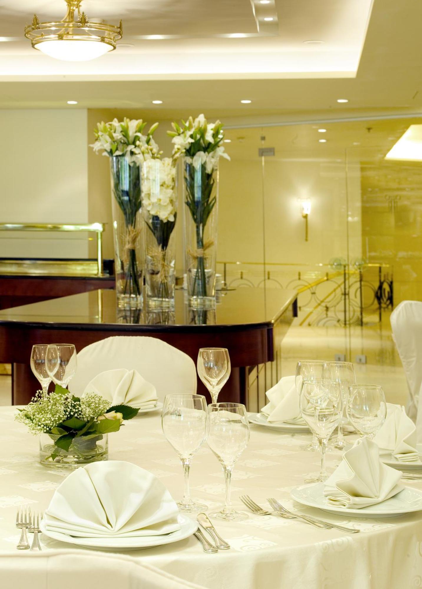 Hotel Titania