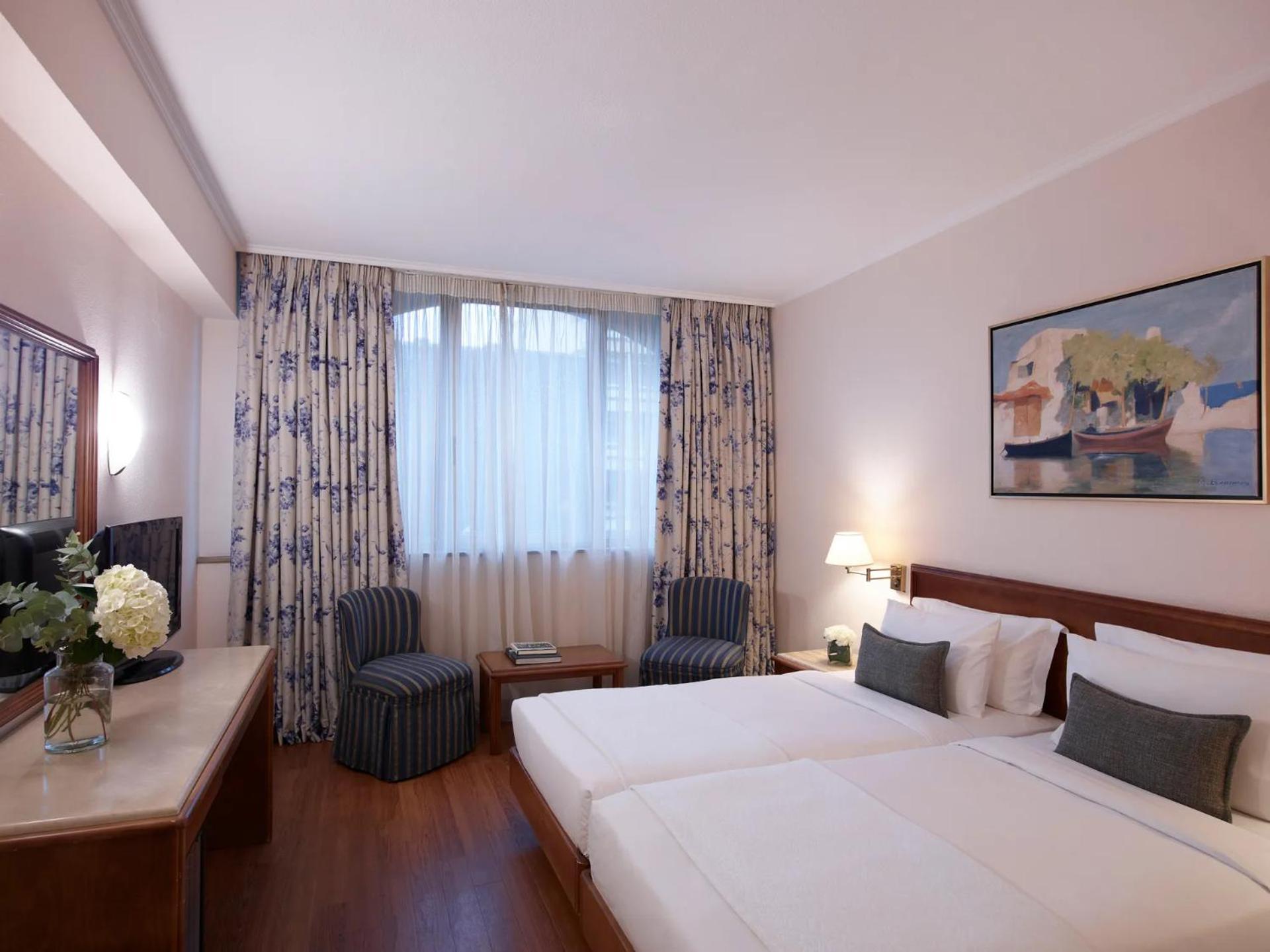 Titania Hotel 4*
